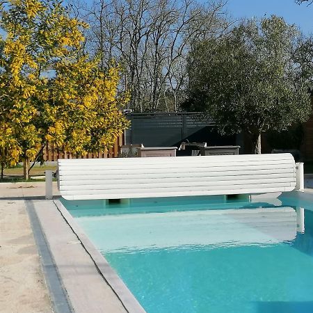 La Resiniere Bed & Breakfast Salles  Bagian luar foto