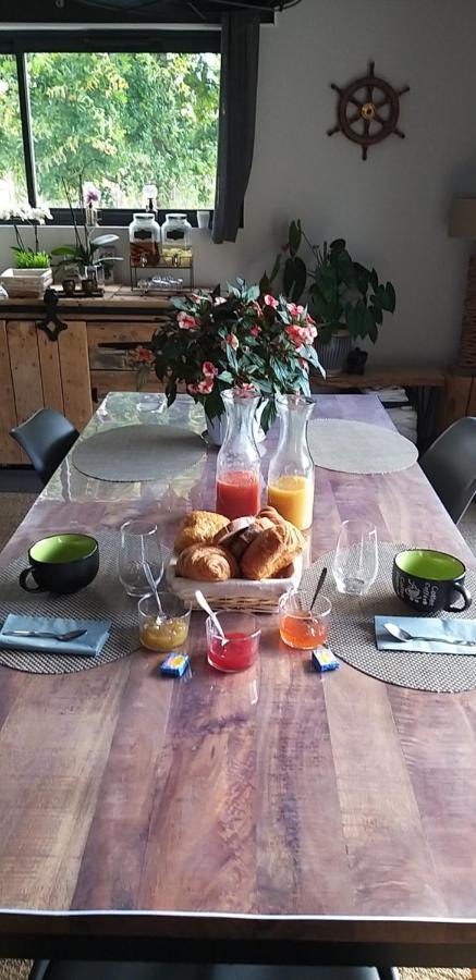 La Resiniere Bed & Breakfast Salles  Bagian luar foto