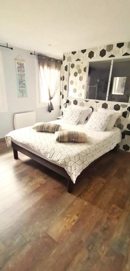La Resiniere Bed & Breakfast Salles  Bagian luar foto